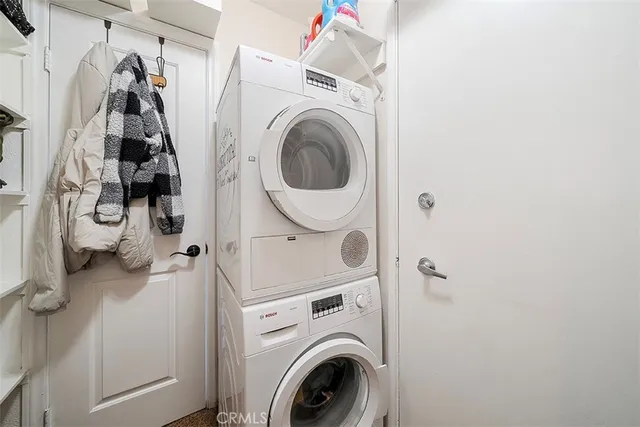 $539,900 | 355 North Maple Street, Unit 245, Burbank, CA 91505