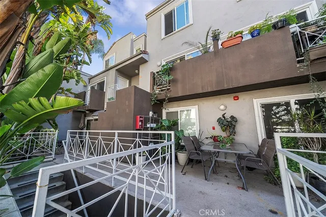 $539,900 | 355 North Maple Street, Unit 245, Burbank, CA 91505