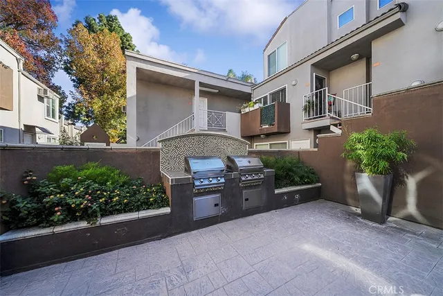 $539,900 | 355 North Maple Street, Unit 245, Burbank, CA 91505