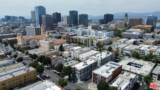 a picture of city view