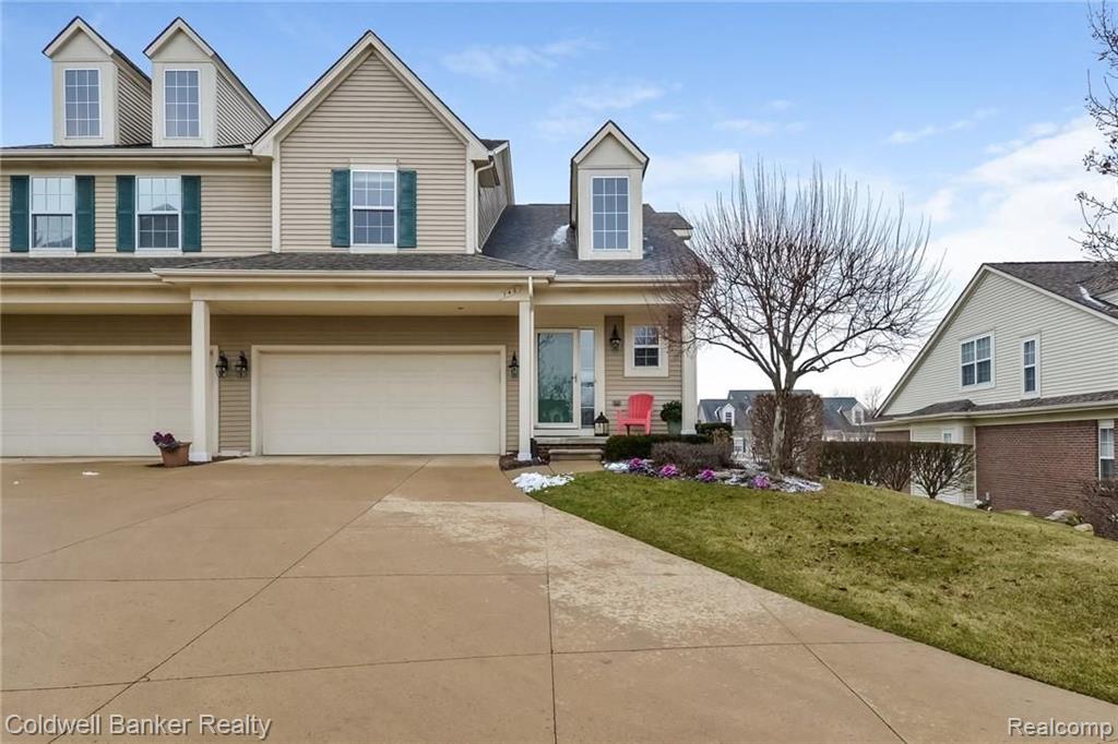 742 East Bluff Court Rochester Hills, MI 48306 - Photo 1 of 60