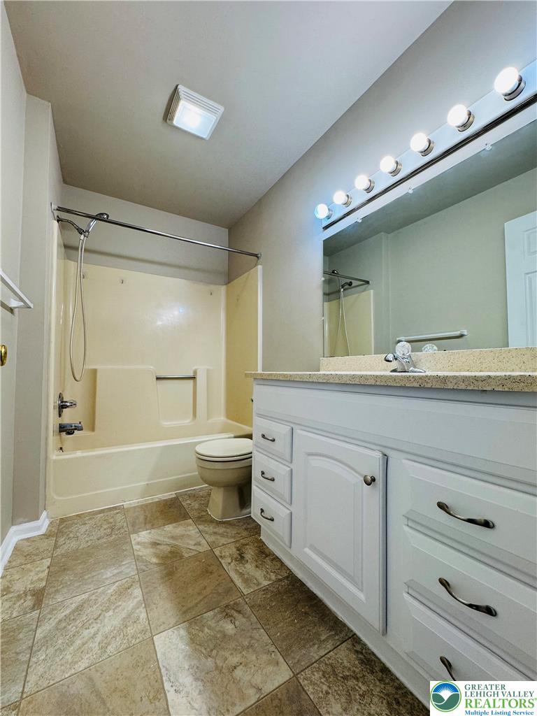 102 Quaker Drive Bethlehem, PA 18020 - Photo 21 of 29