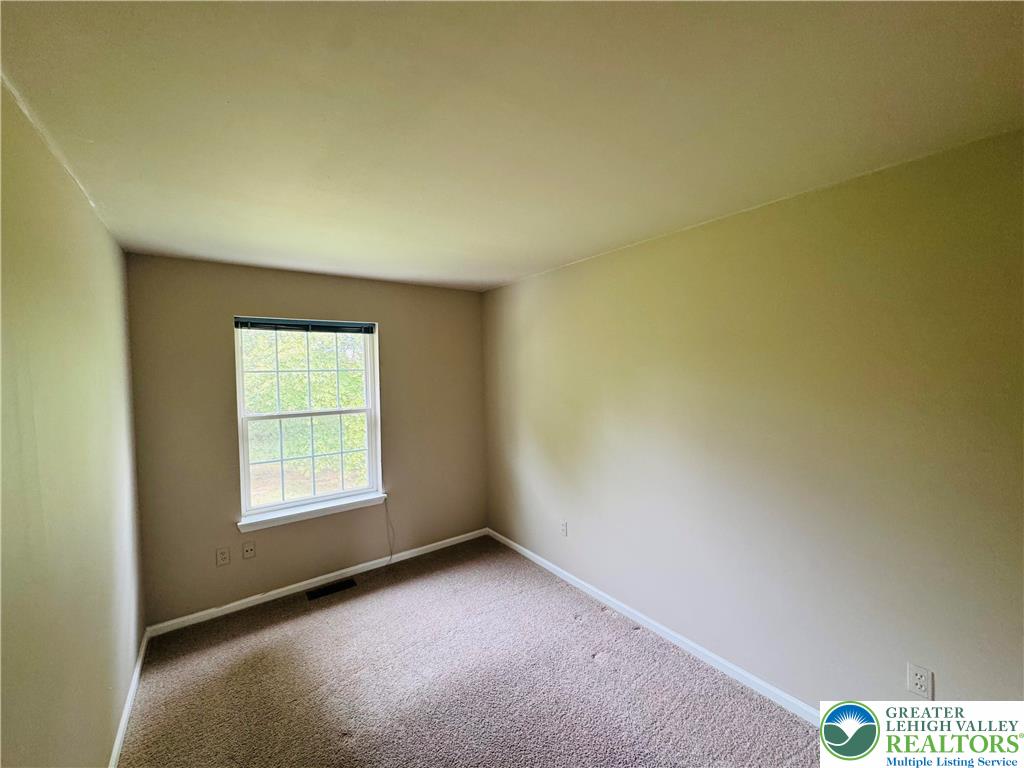 102 Quaker Drive Bethlehem, PA 18020 - Photo 25 of 29