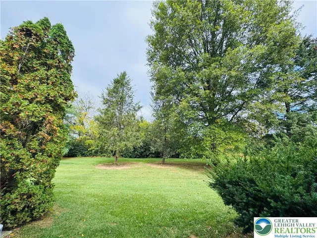 $2,600 | 102 Quaker Drive, Bethlehem, PA 18020