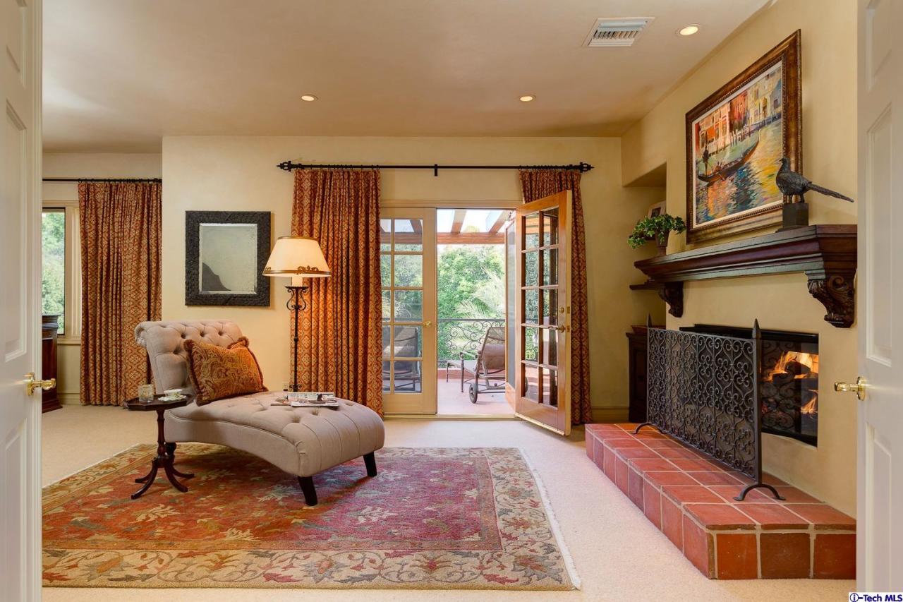 Undisclosed Address Pasadena, CA 91103 - Photo 42 of 80 a living room with furniture rug and window