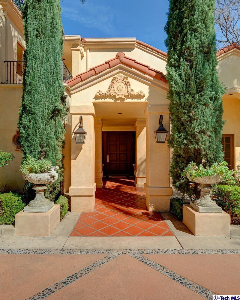 Undisclosed Address Pasadena, CA 91103 - Photo 10 of 80 a view of a building with potted plants