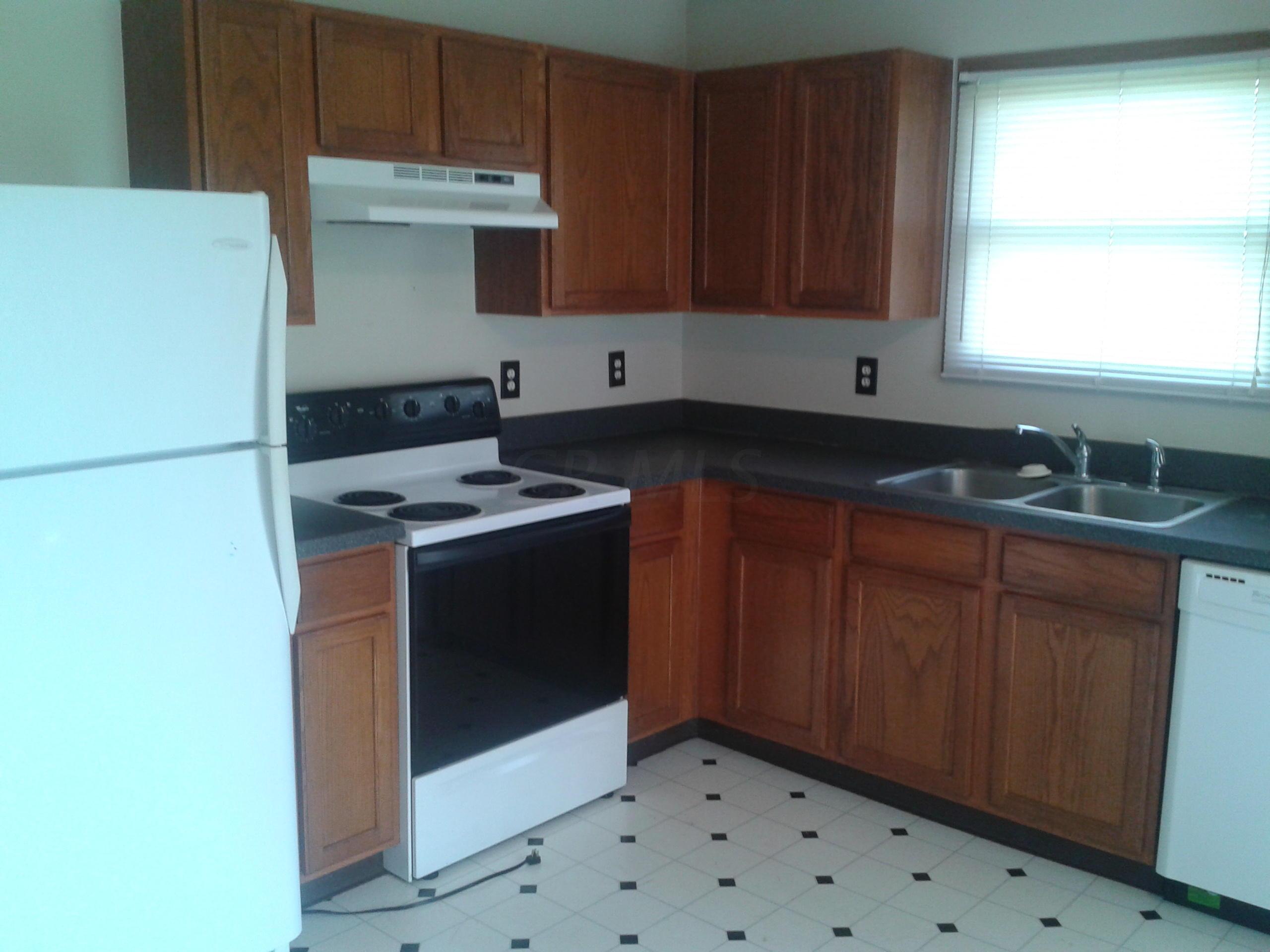 9711 Lynns Road Southwest Pataskala, OH 43062 - Photo 3 of 6