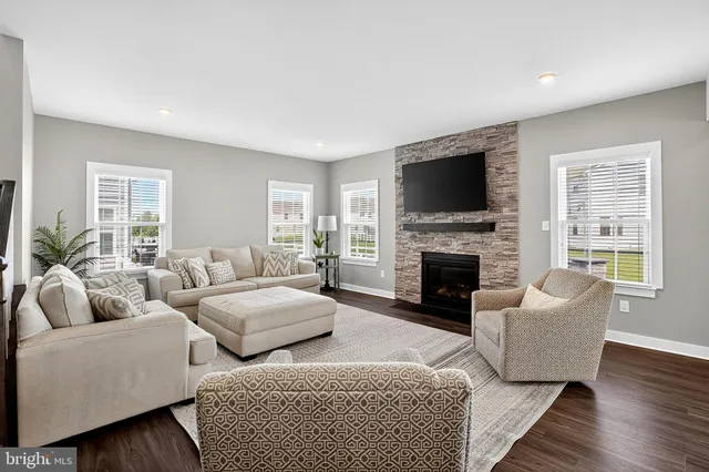 $750,000 | 911 Cadman Drive, Middletown, DE 19709