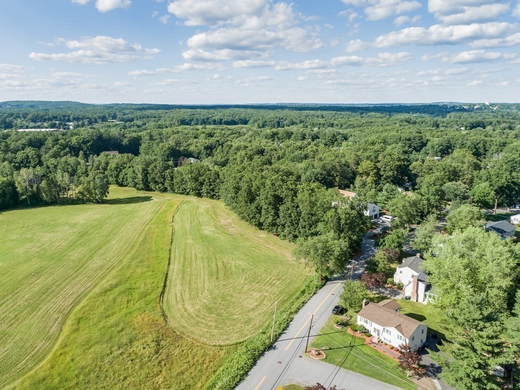 733 Wheeler Road Dracut, MA 01826 - Photo 11 of 42
