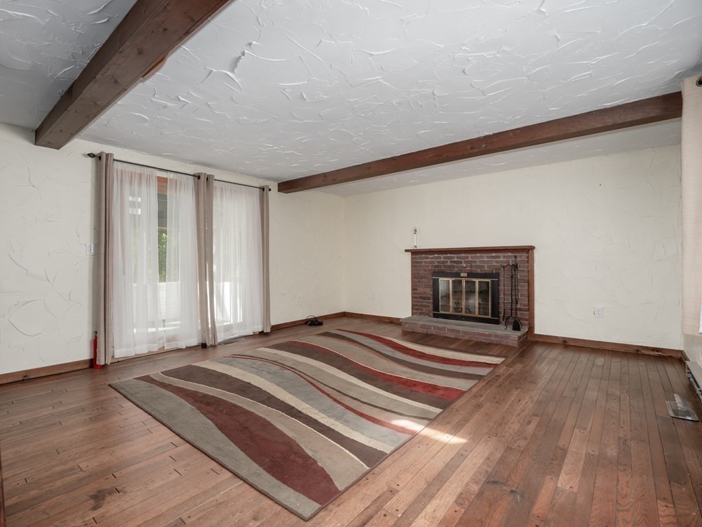 733 Wheeler Road Dracut, MA 01826 - Photo 12 of 42