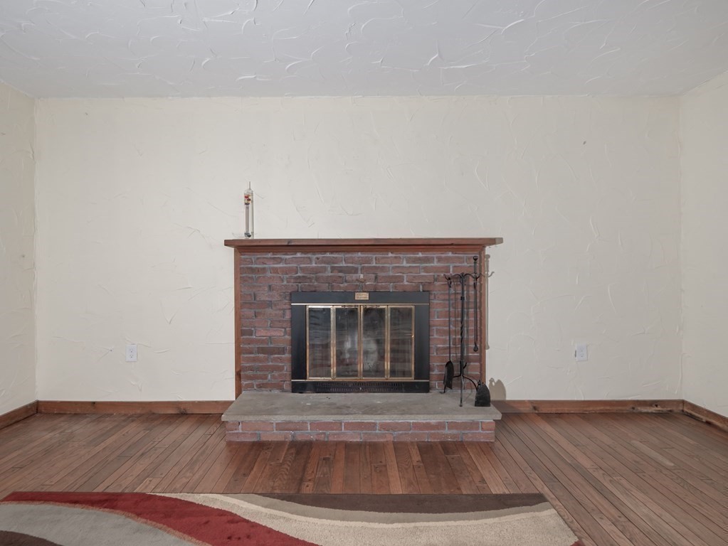 733 Wheeler Road Dracut, MA 01826 - Photo 14 of 42