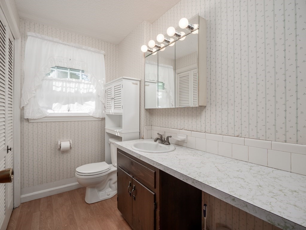 733 Wheeler Road Dracut, MA 01826 - Photo 21 of 42