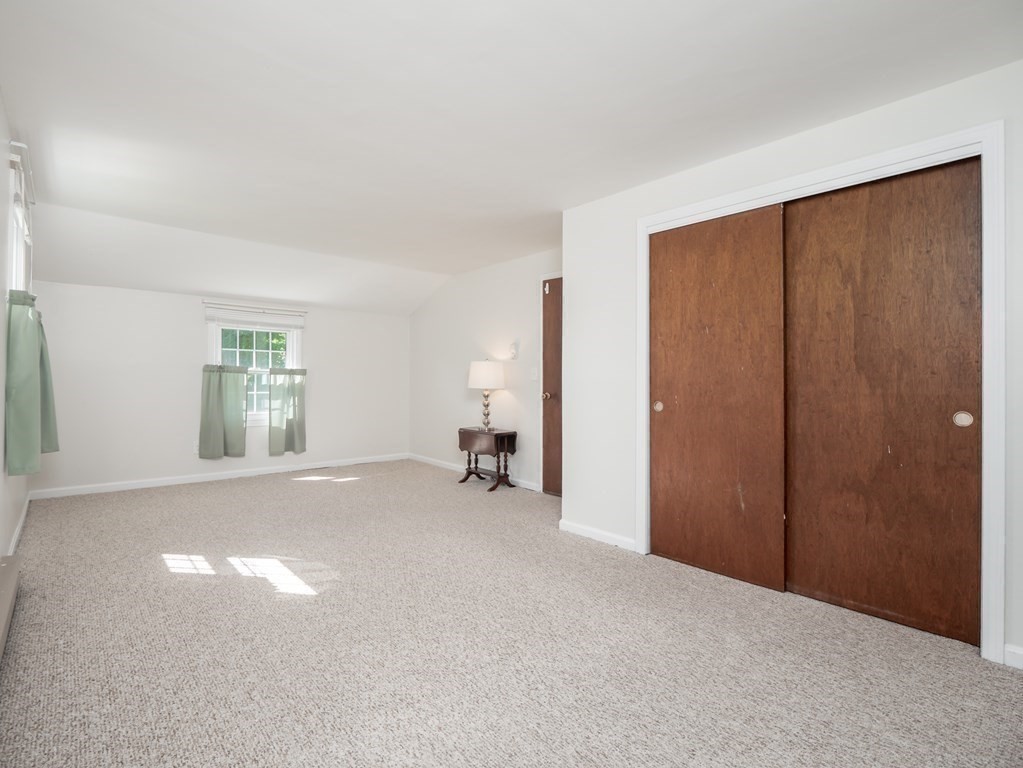 733 Wheeler Road Dracut, MA 01826 - Photo 31 of 42
