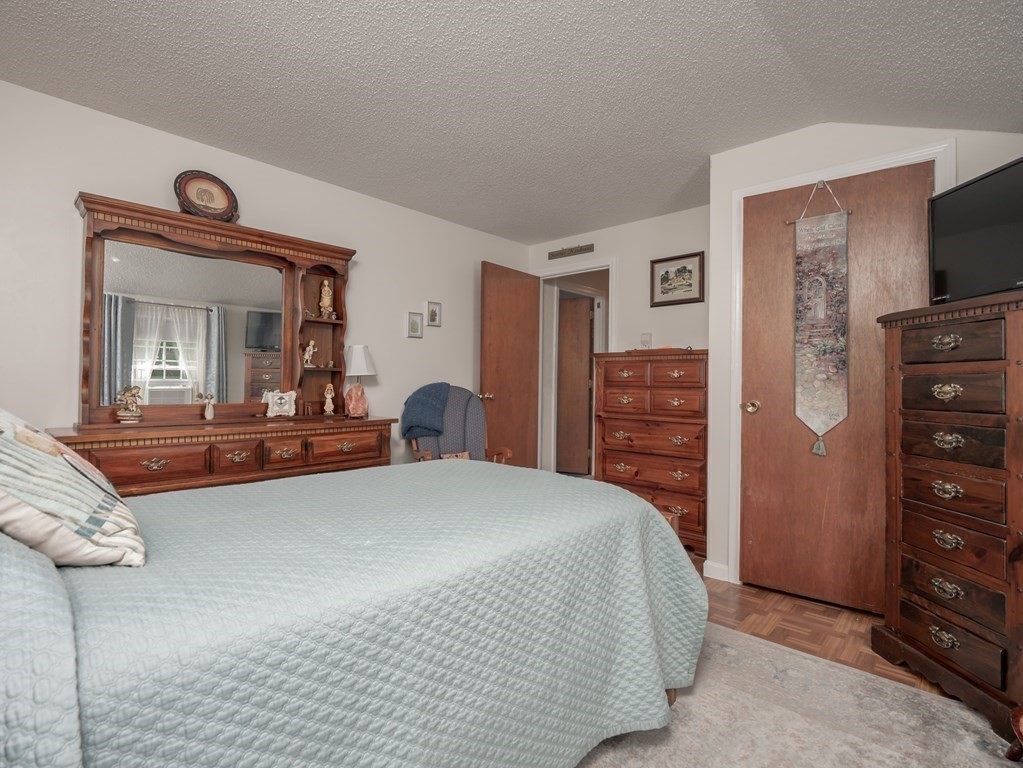 733 Wheeler Road Dracut, MA 01826 - Photo 34 of 42
