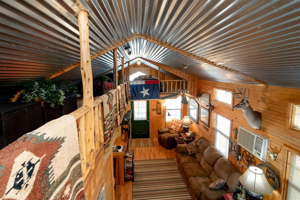 15055 County Road 306 Cisco, TX 76437 - Photo 18 of 40 a view of entryway with a fountain