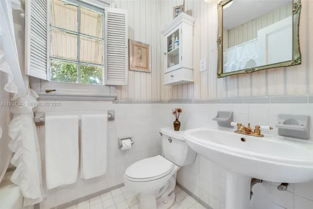 $2,400,000 | 111 Salamanca Avenue, Coral Gables, FL 33134