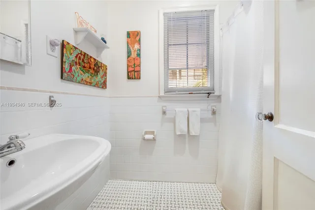 $2,400,000 | 111 Salamanca Avenue, Coral Gables, FL 33134