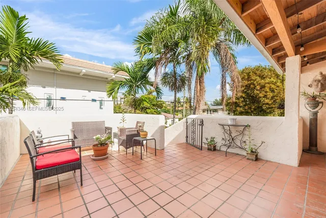 $2,400,000 | 111 Salamanca Avenue, Coral Gables, FL 33134