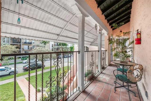 $2,400,000 | 111 Salamanca Avenue, Coral Gables, FL 33134