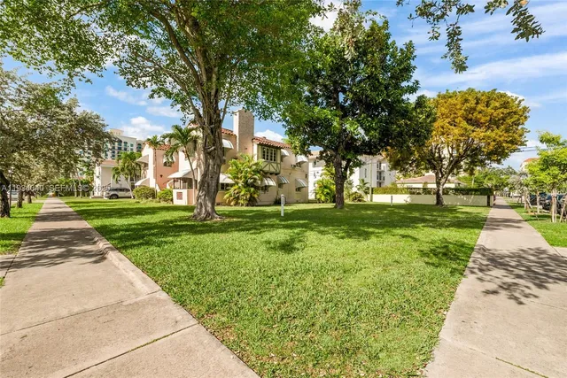 $2,400,000 | 111 Salamanca Avenue, Coral Gables, FL 33134