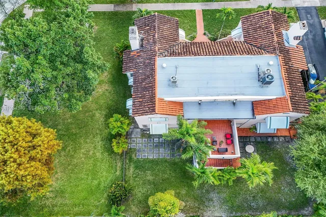 $2,400,000 | 111 Salamanca Avenue, Coral Gables, FL 33134