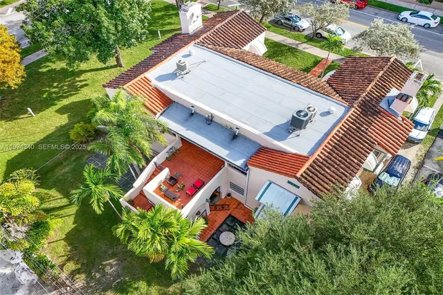 $2,400,000 | 111 Salamanca Avenue, Coral Gables, FL 33134