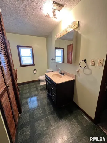 $115,000 | 404 Oak Street, Anna, IL 62906