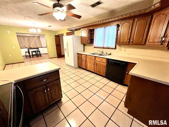 $115,000 | 404 Oak Street, Anna, IL 62906