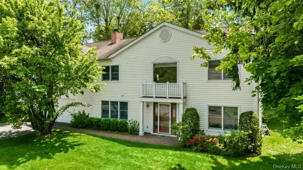 $1,399,000 | 39 Lambert Lane, New Rochelle, NY 10804