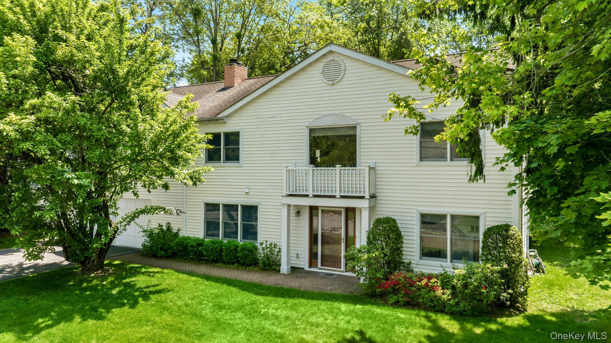 39 Lambert Lane New Rochelle, NY 10804 - Photo 1 of 36 Front view
