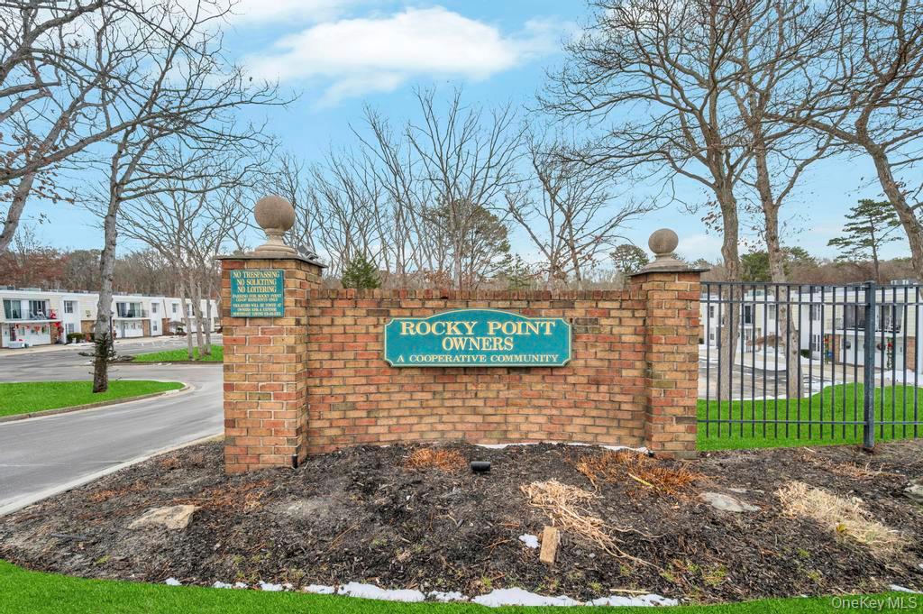 85 Rocky Point Yaphank Road, Unit 168 Rocky Point, NY 11778 - Photo 5 of 32 a backyard of a house with lots of green space