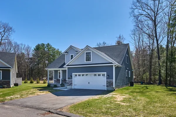 $674,900 | 16 Steplar Crossing, Unit 16, Easthampton, MA 01027