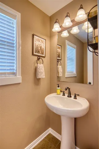 $459,000 | 1004 East Pontotoc Street, Fredonia, TX 76842