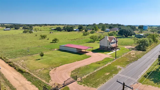 $459,000 | 1004 East Pontotoc Street, Fredonia, TX 76842