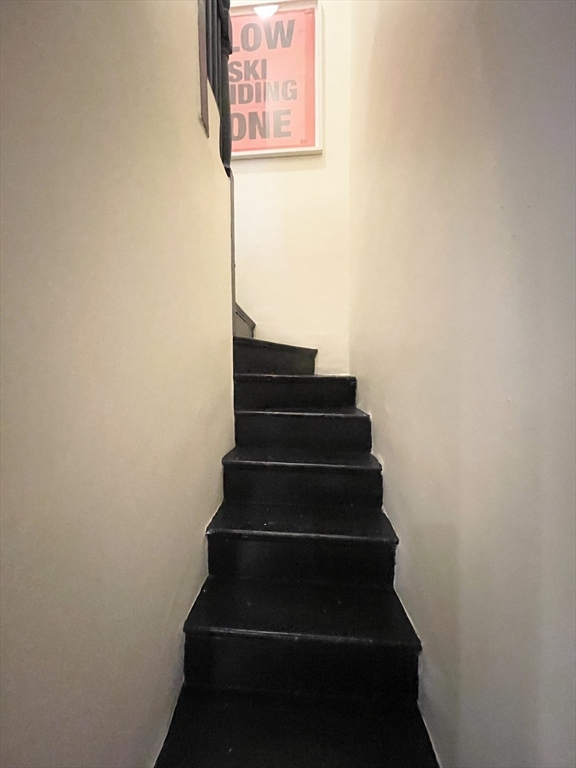 9 Primus Avenue, Unit 1 Boston, MA 02114 - Photo 11 of 19 a view of entryway