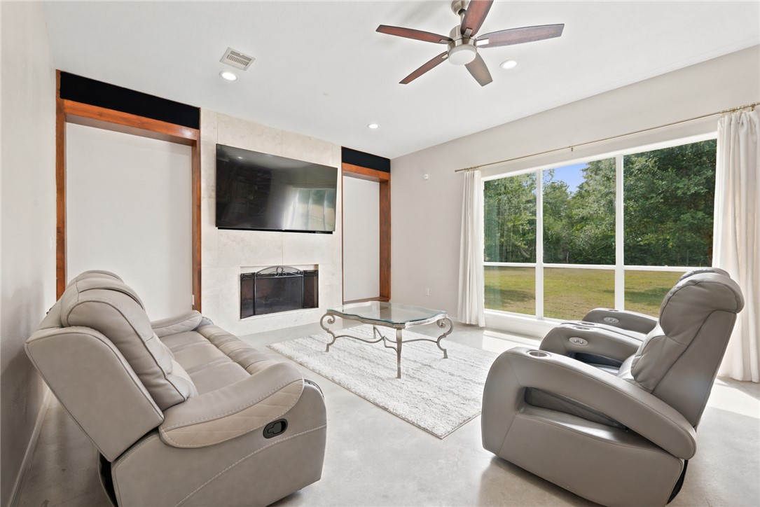39595 Bosque Road Hempstead, TX 77445 - Photo 9 of 32