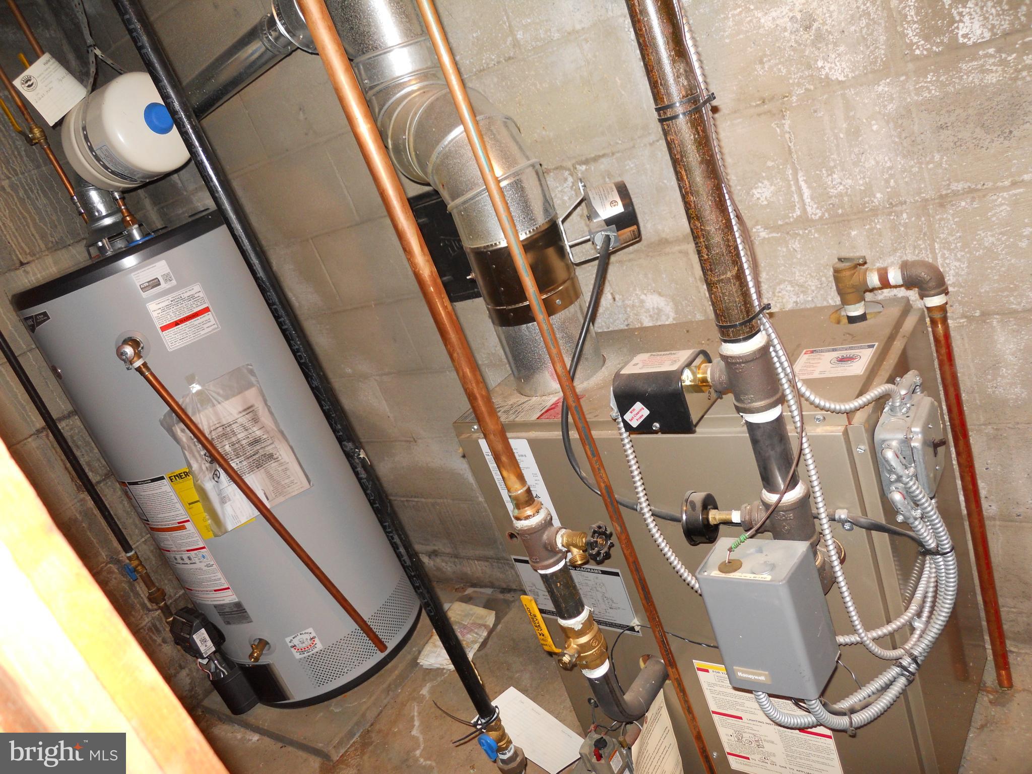 164 Oberlin Avenue Reading, PA 19608 - Photo 28 of 31 a view of an entryway with wooden floor