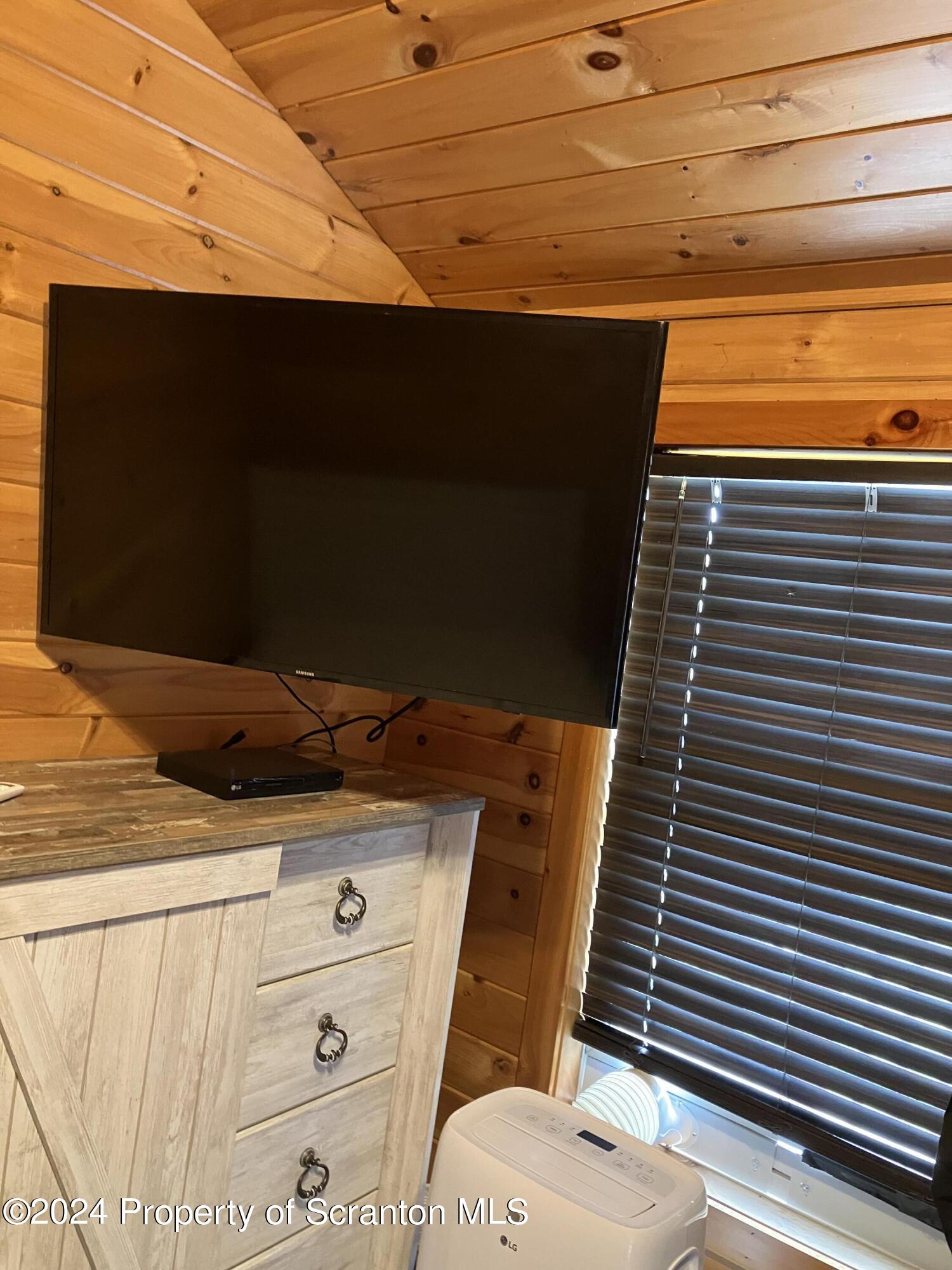 11694 State Rte 3004 Springville, PA 18844 - Photo 23 of 37 IMG_2064