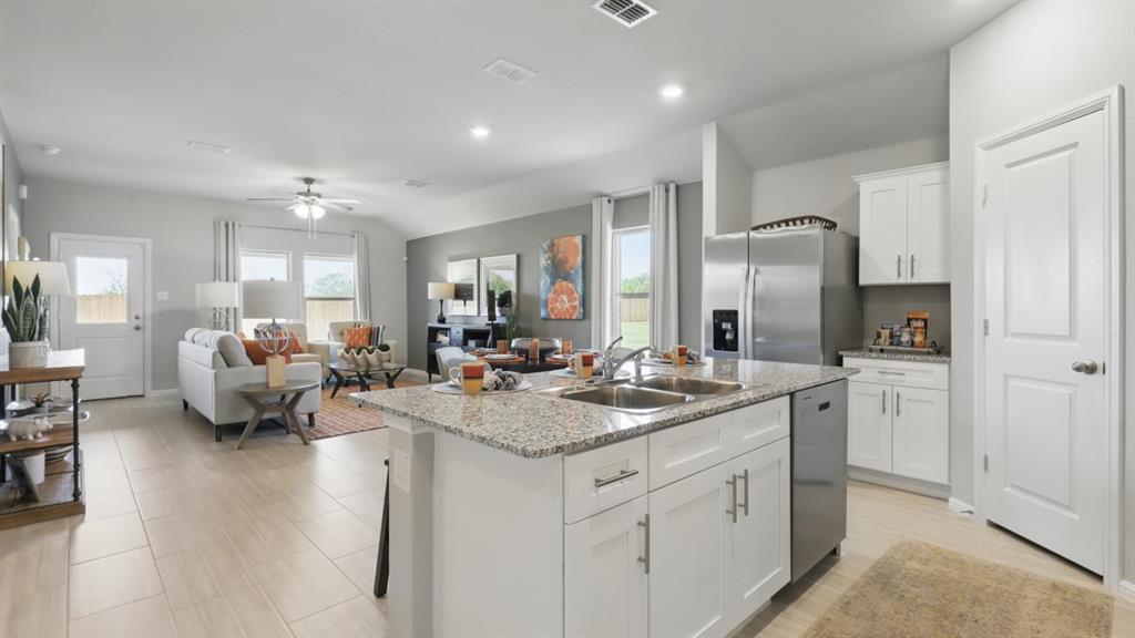 329 Blanco Drive Azle, TX 76020 - Photo 3 of 37