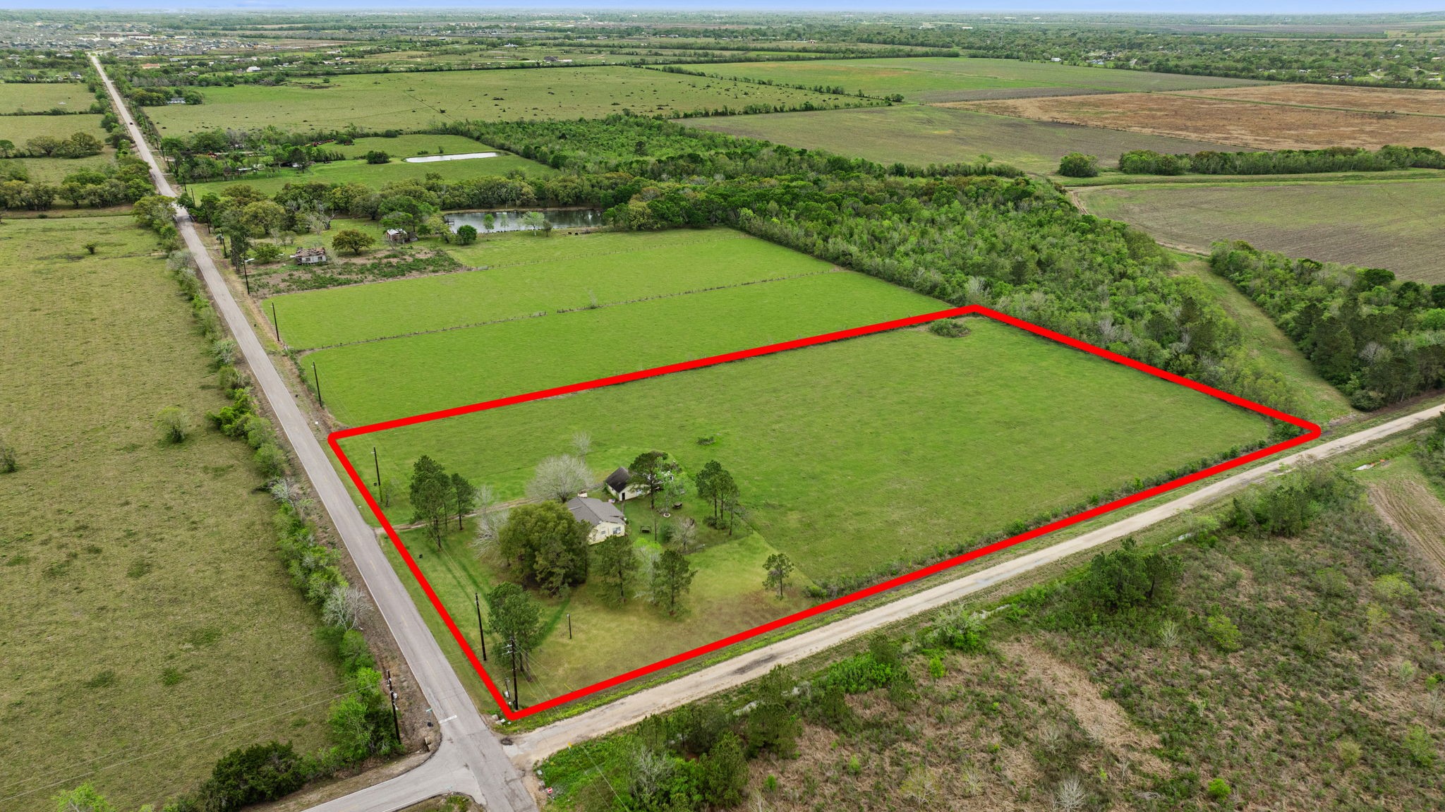 a view of an outdoor space