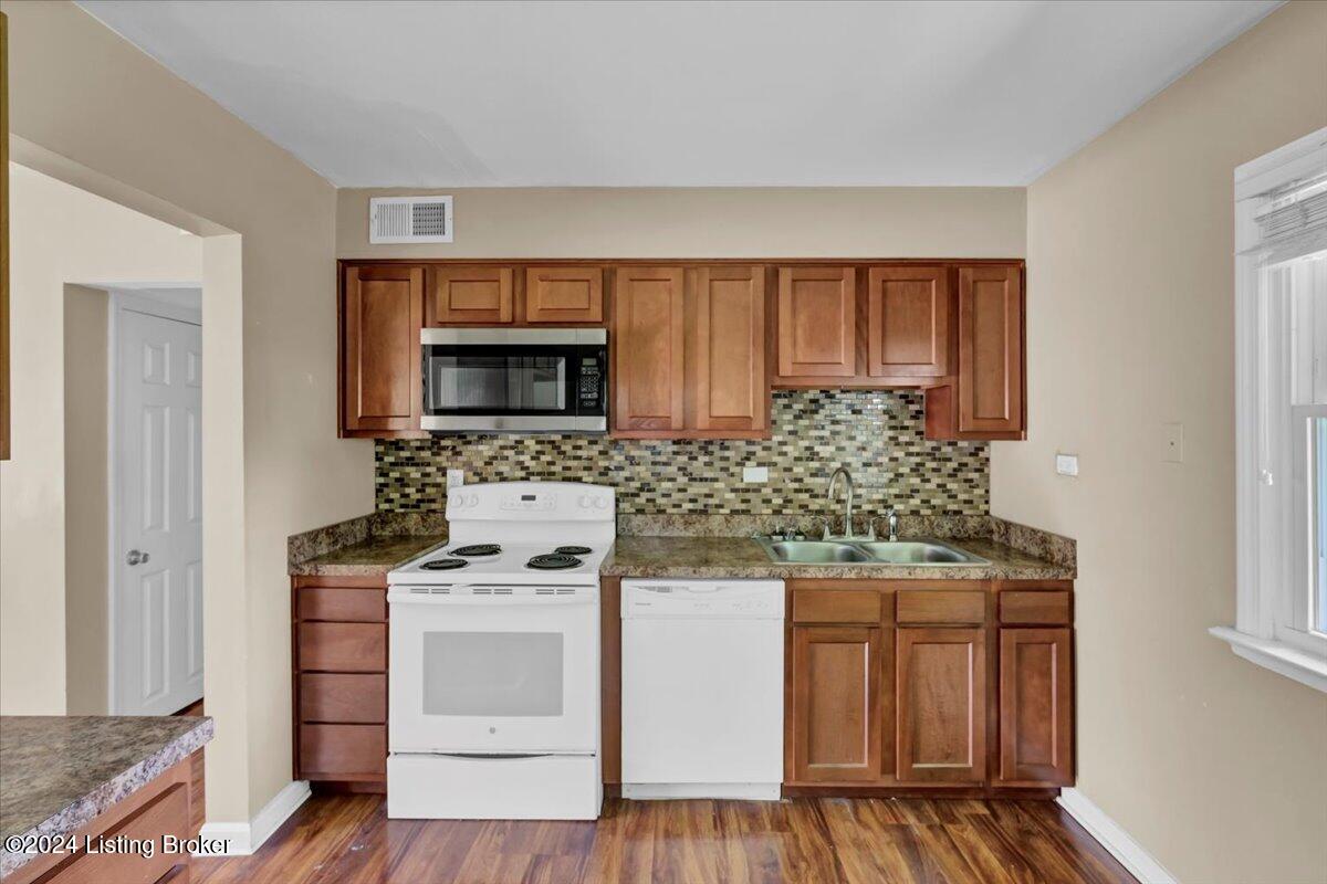 5407 Wintergreen Road Louisville, KY 40272 - Photo 8 of 27 10-5407 Wintergreen Rd