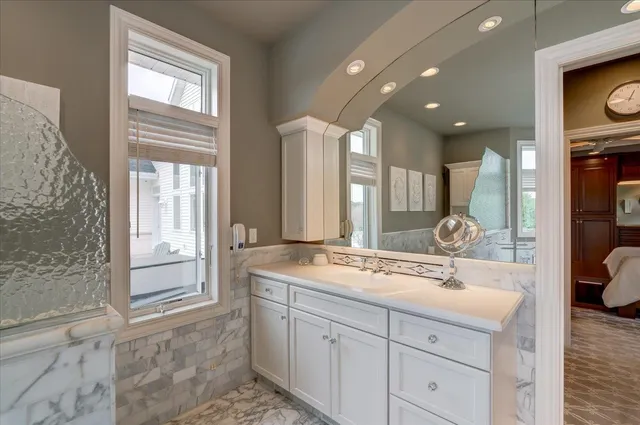 $1,950,000 | 5571 Surrey Lane, Waunakee, WI 53597