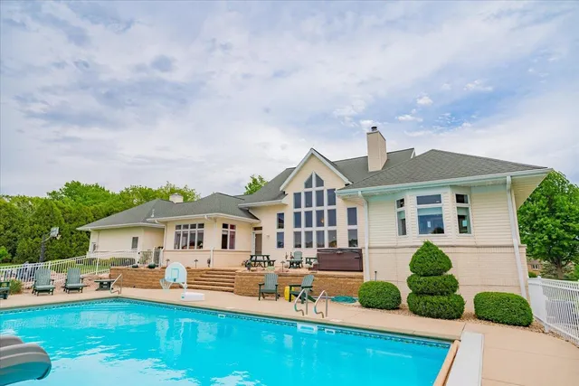 $1,950,000 | 5571 Surrey Lane, Waunakee, WI 53597