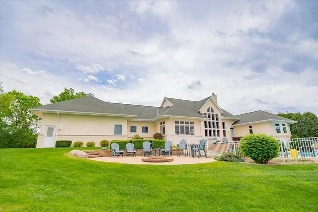 $1,950,000 | 5571 Surrey Lane, Waunakee, WI 53597