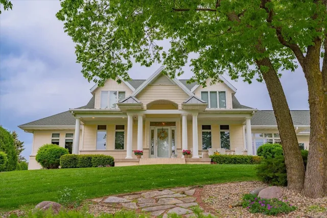 $1,950,000 | 5571 Surrey Lane, Waunakee, WI 53597