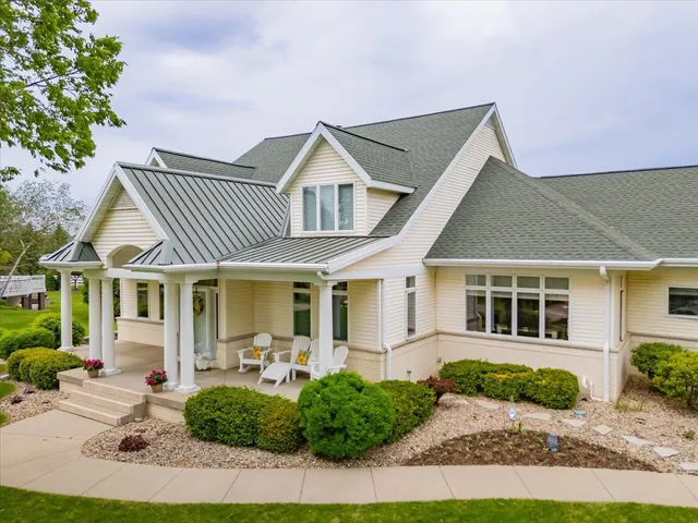 $1,950,000 | 5571 Surrey Lane, Waunakee, WI 53597