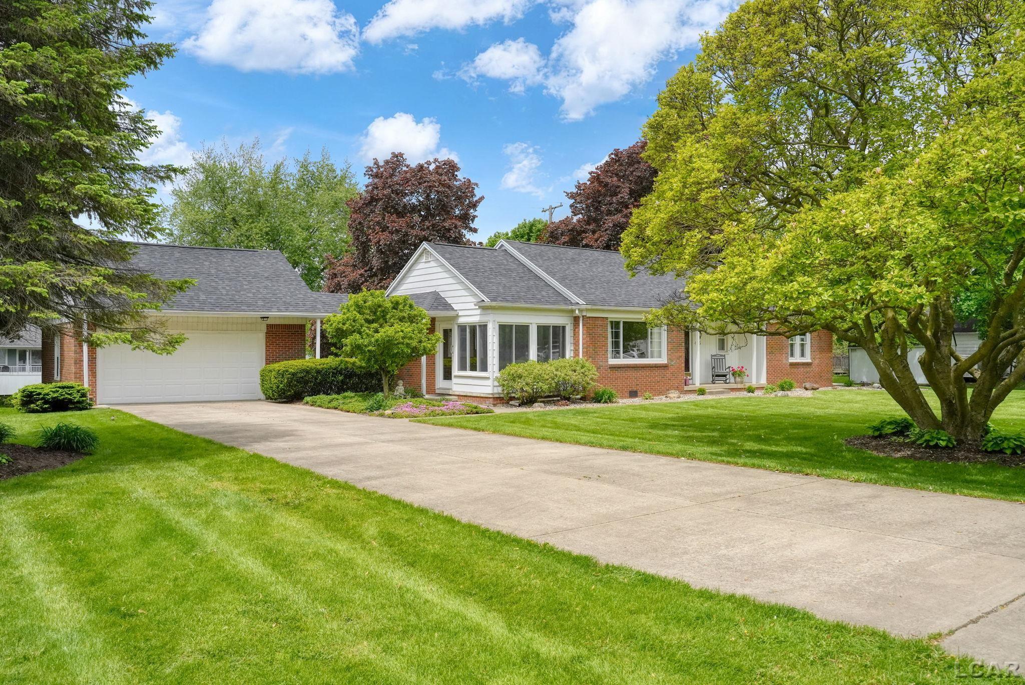 425 Oregon Road West Adrian, MI 49221 - Photo 3 of 56