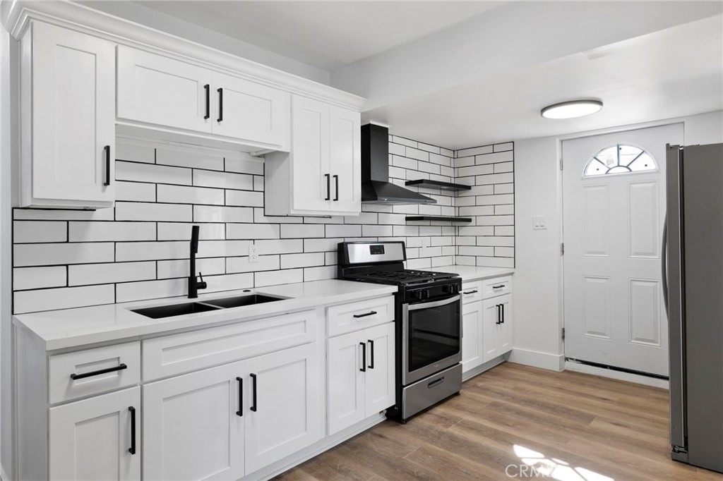 25441 Main Street Barstow, CA 92311 - Photo 18 of 66 Front unit kitchen