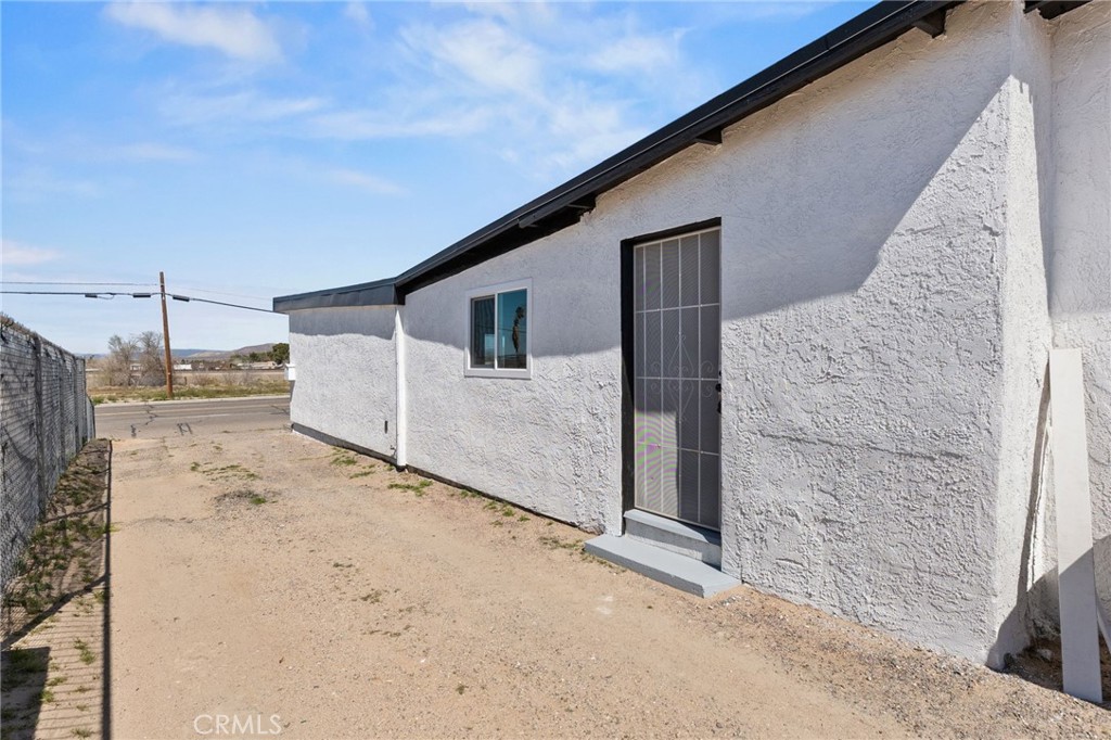 25441 Main Street Barstow, CA 92311 - Photo 7 of 66 Front unit