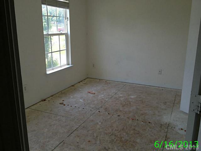 2048 Pimpernel Road Charlotte, NC 28213 - Photo 11 of 15